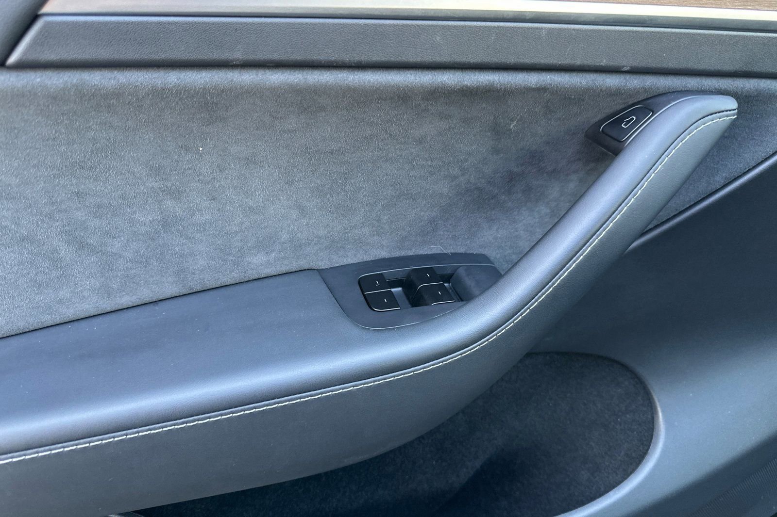 Used 2025 Tesla Model Y Long Range image 11