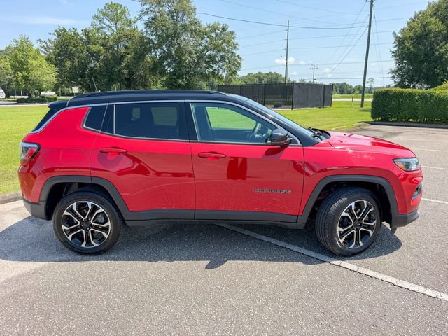 Used 2023 Jeep Compass Limited AWD/4WD image 2