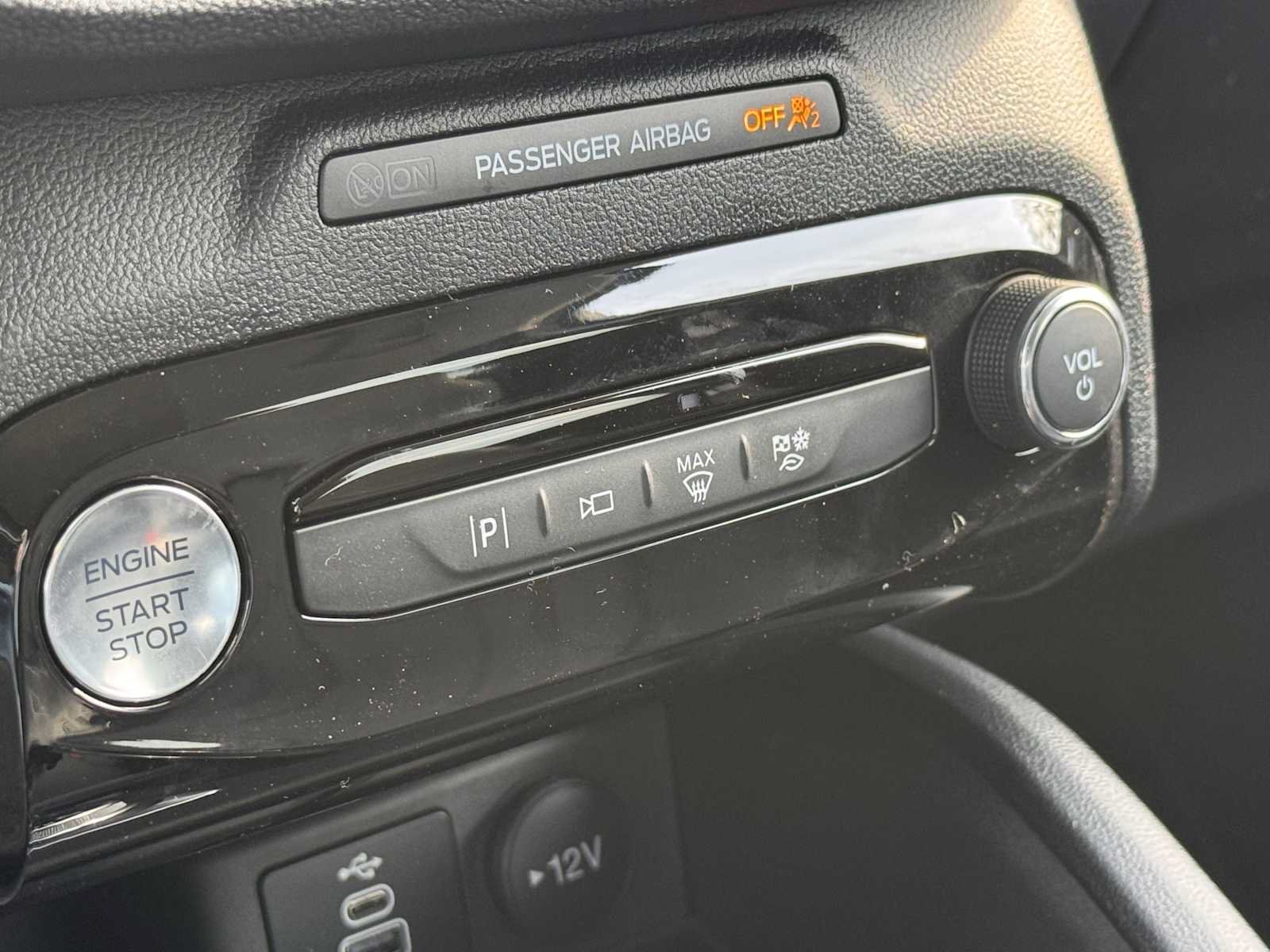 New 2026 Ford Escape SE w/ PHEV Premium Package FWD image 17