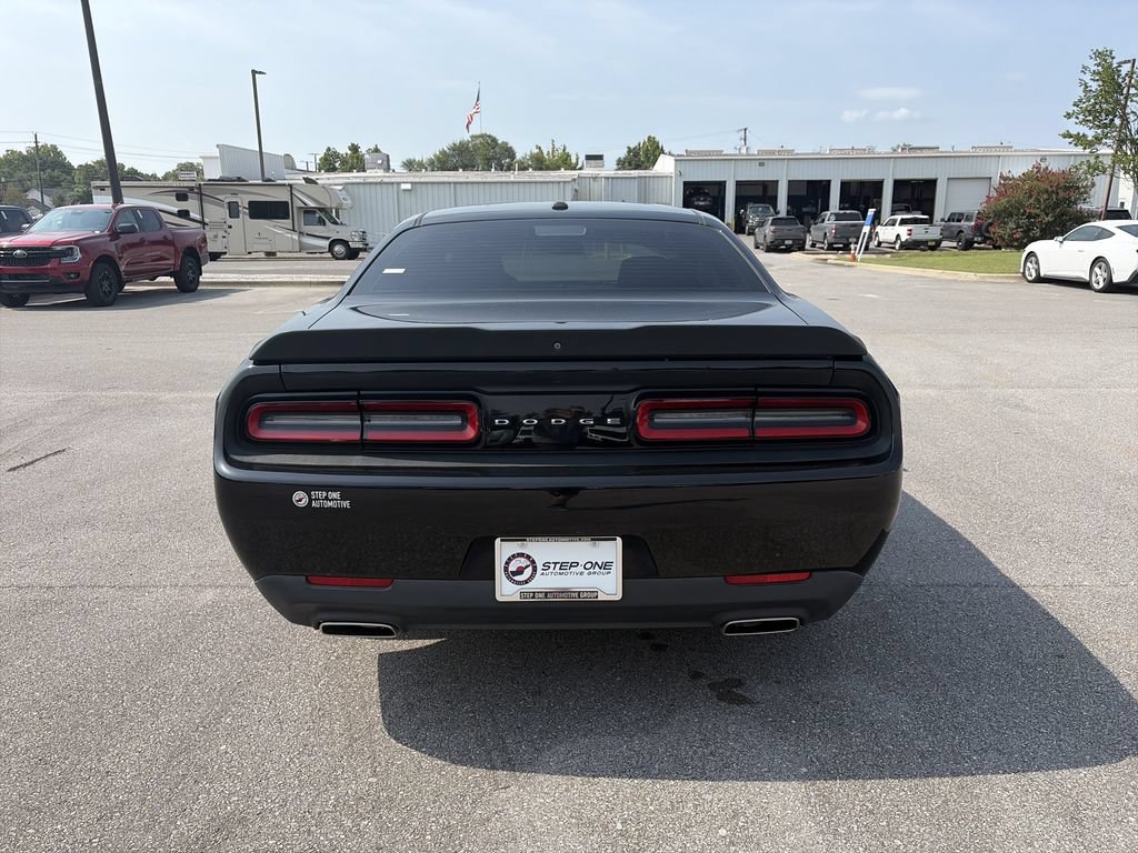 Used 2019 Dodge Challenger SXT w/ Blacktop Package RWD image 6