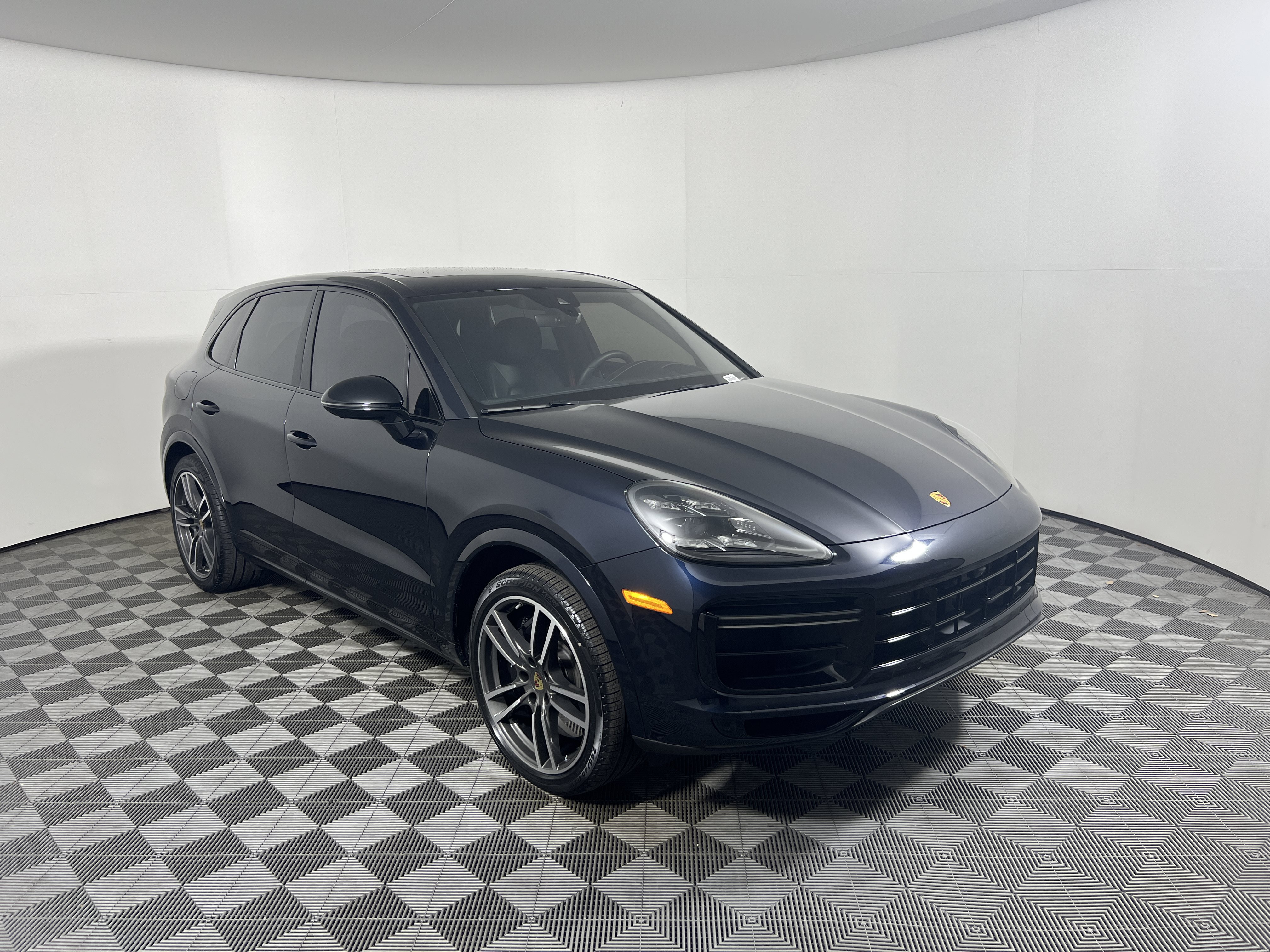 Certified 2023 Porsche Cayenne Turbo AWD/4WD image 9