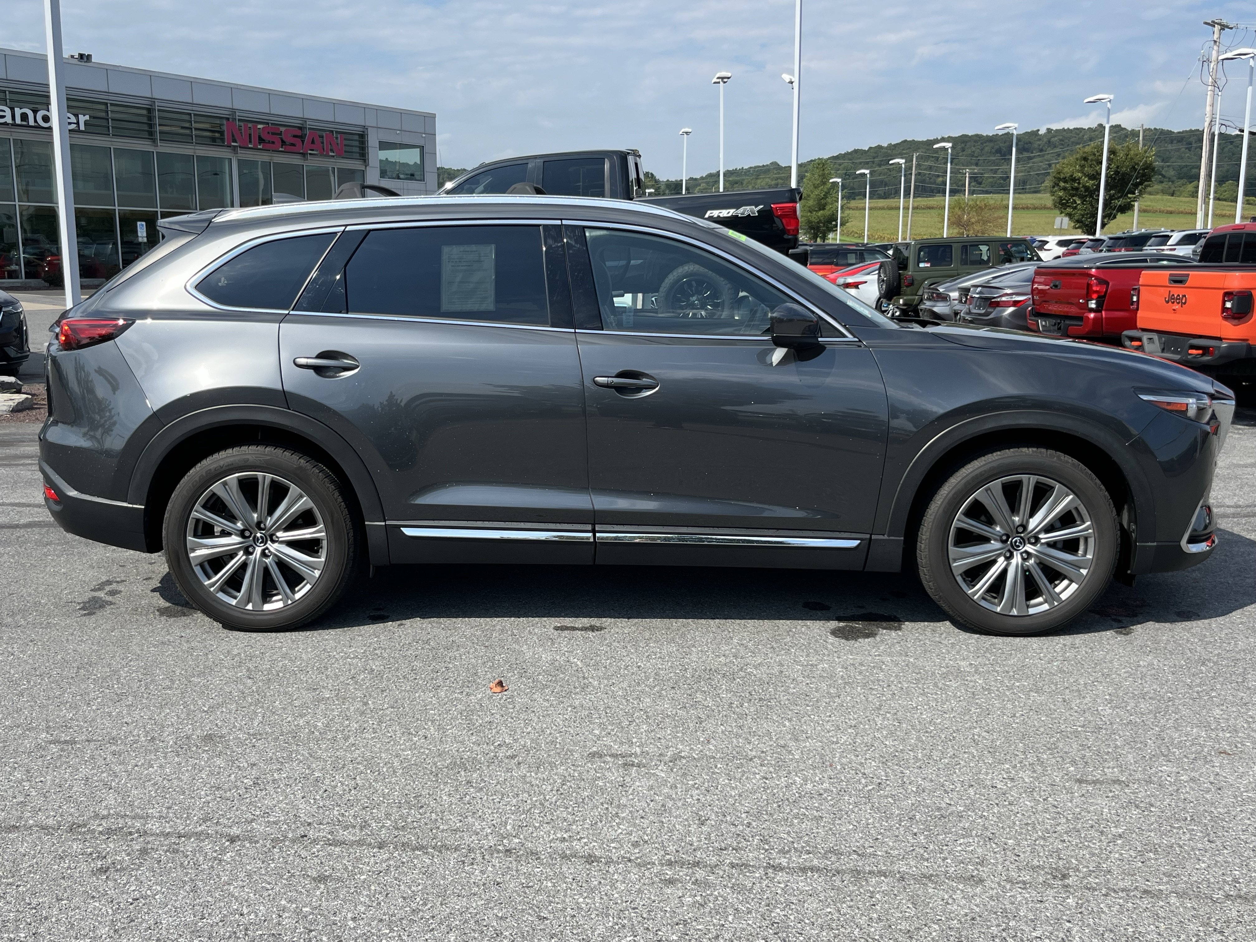 Used 2023 MAZDA CX-9 Signature AWD/4WD image 2