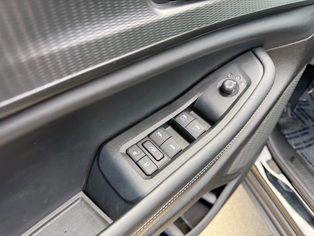 Used 2025 Jeep Grand Cherokee Altitude image 14