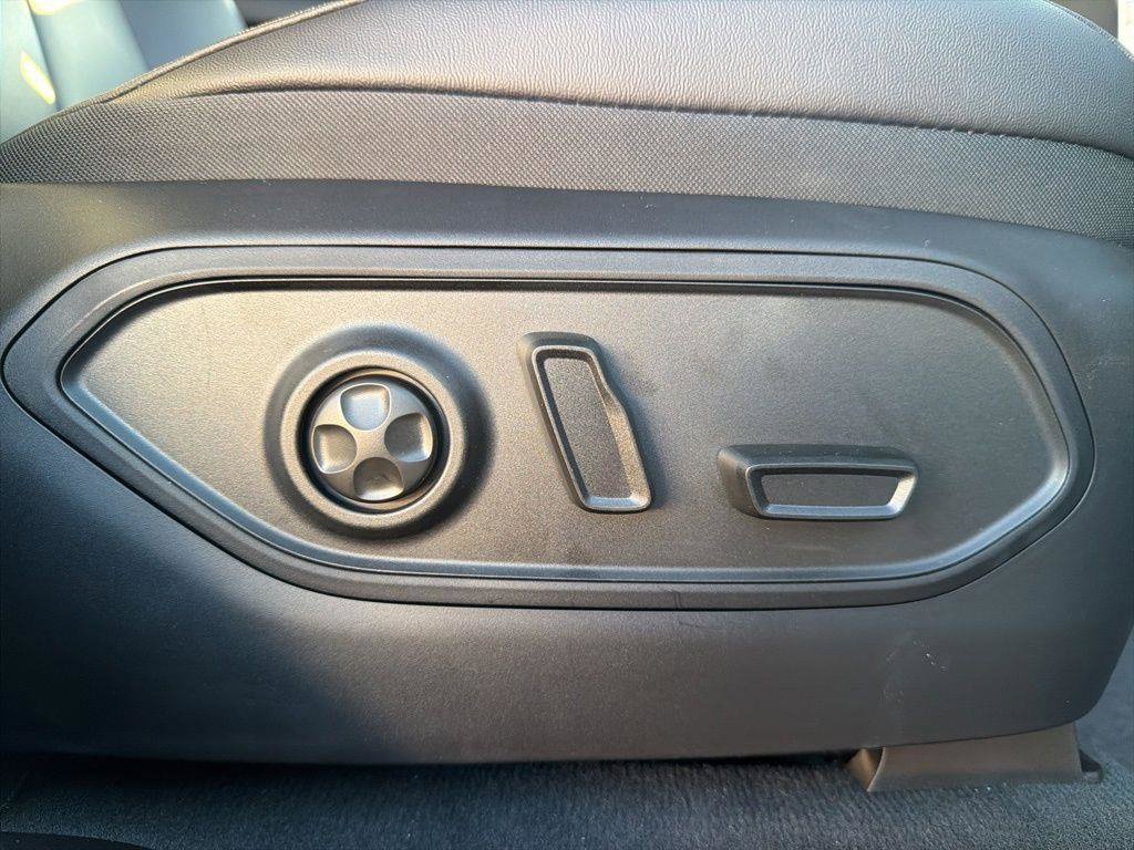 New 2026 Jeep Grand Cherokee Limited w/ Limited Altitude Package RWD image 25