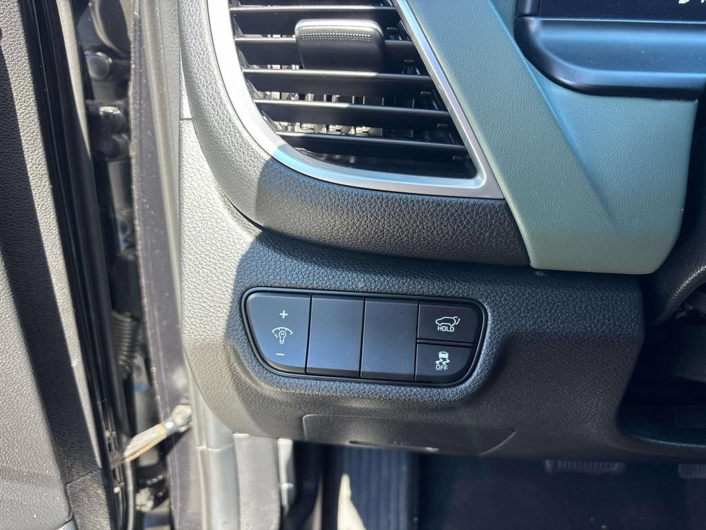Certified 2024 Kia Seltos SX w/ SX Sunroof Package AWD/4WD image 19