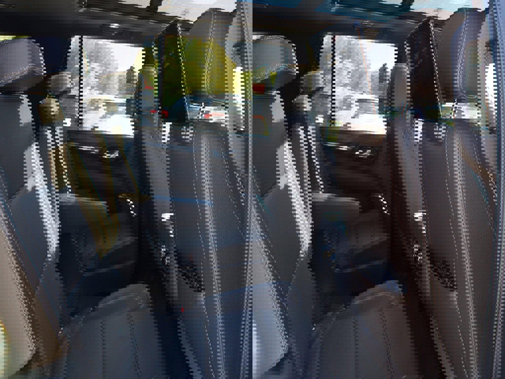 Used 2021 GMC Yukon Denali w/ Denali Premium Package image 24