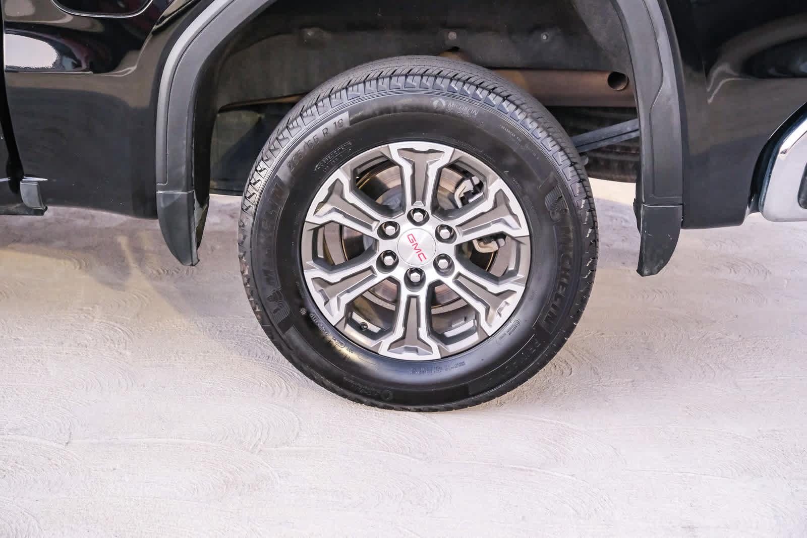 Used 2025 GMC Sierra 1500 SLT RWD image 9