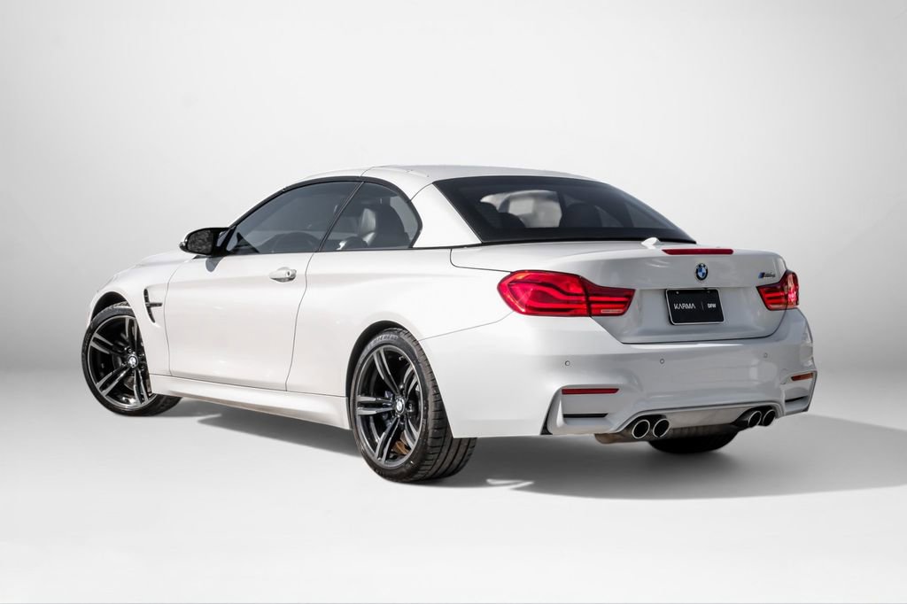Used 2018 BMW M4 Convertible image 9