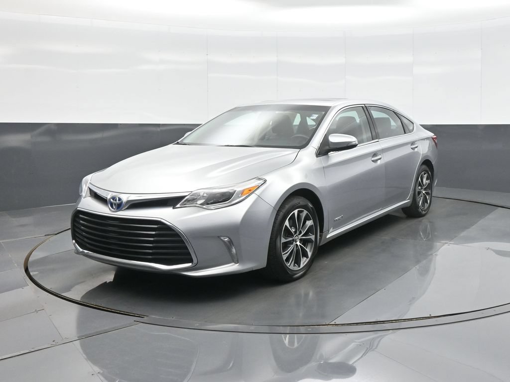 Used 2016 Toyota Avalon XLE Premium FWD image 3