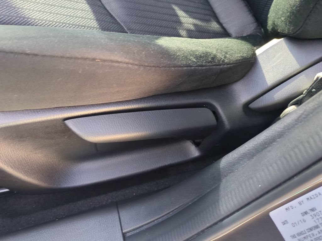 Used 2016 MAZDA MAZDA3 i Sport FWD image 21