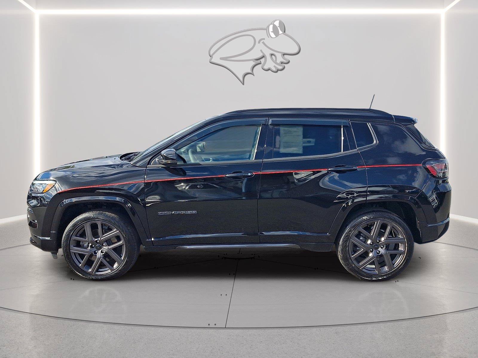 Used 2025 Jeep Compass Limited w/ High Altitude Package AWD/4WD image 2