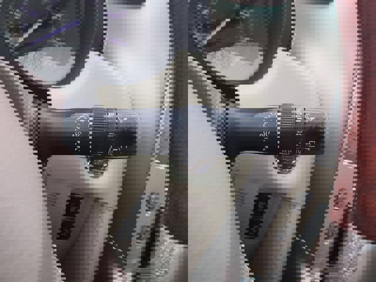 Used 2011 Lexus GX 460 w/ Comfort Plus Pkg image 26