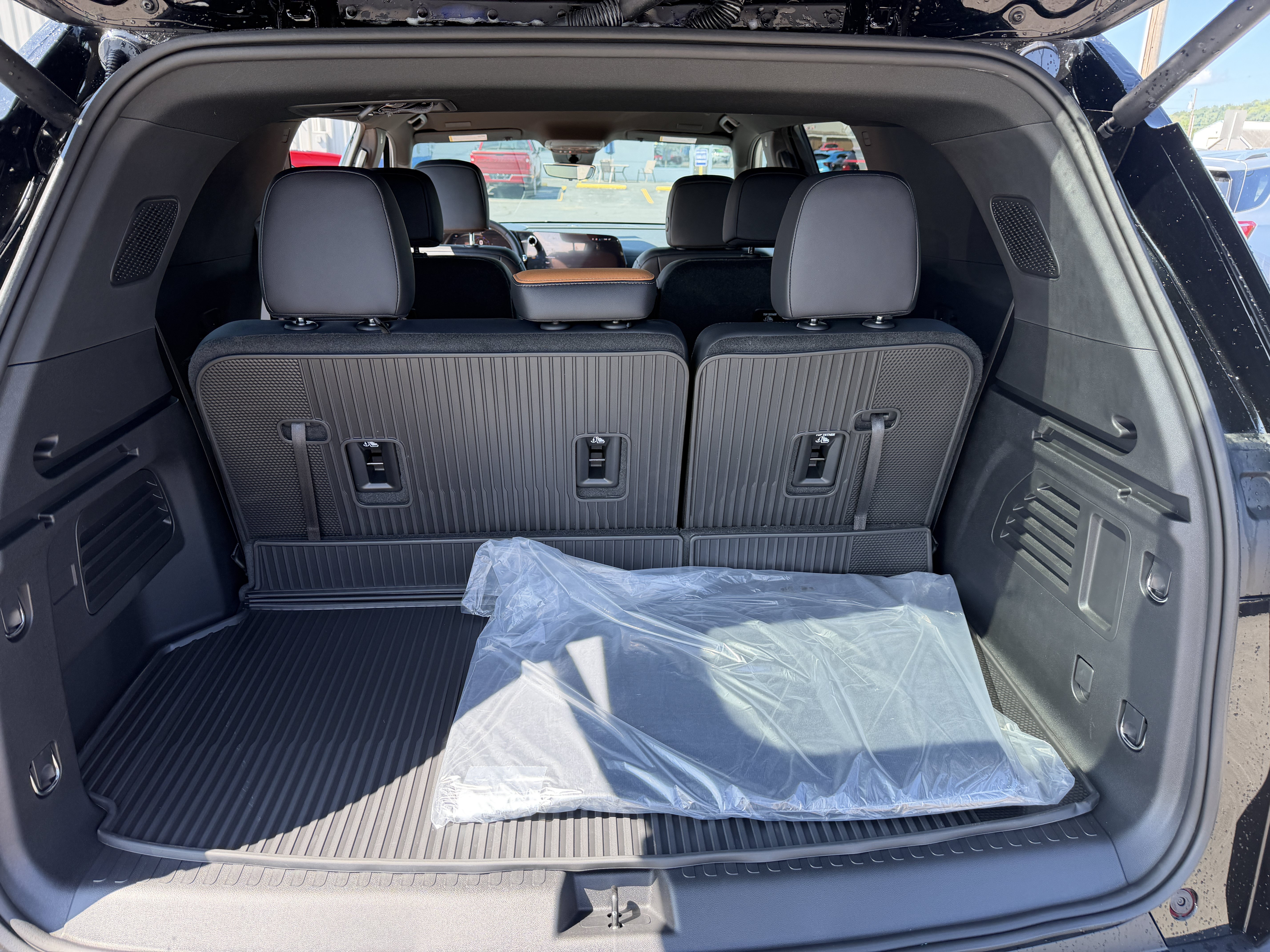 New 2027 Chevrolet Traverse Z71 w/ Driver Confidence Package AWD/4WD image 12