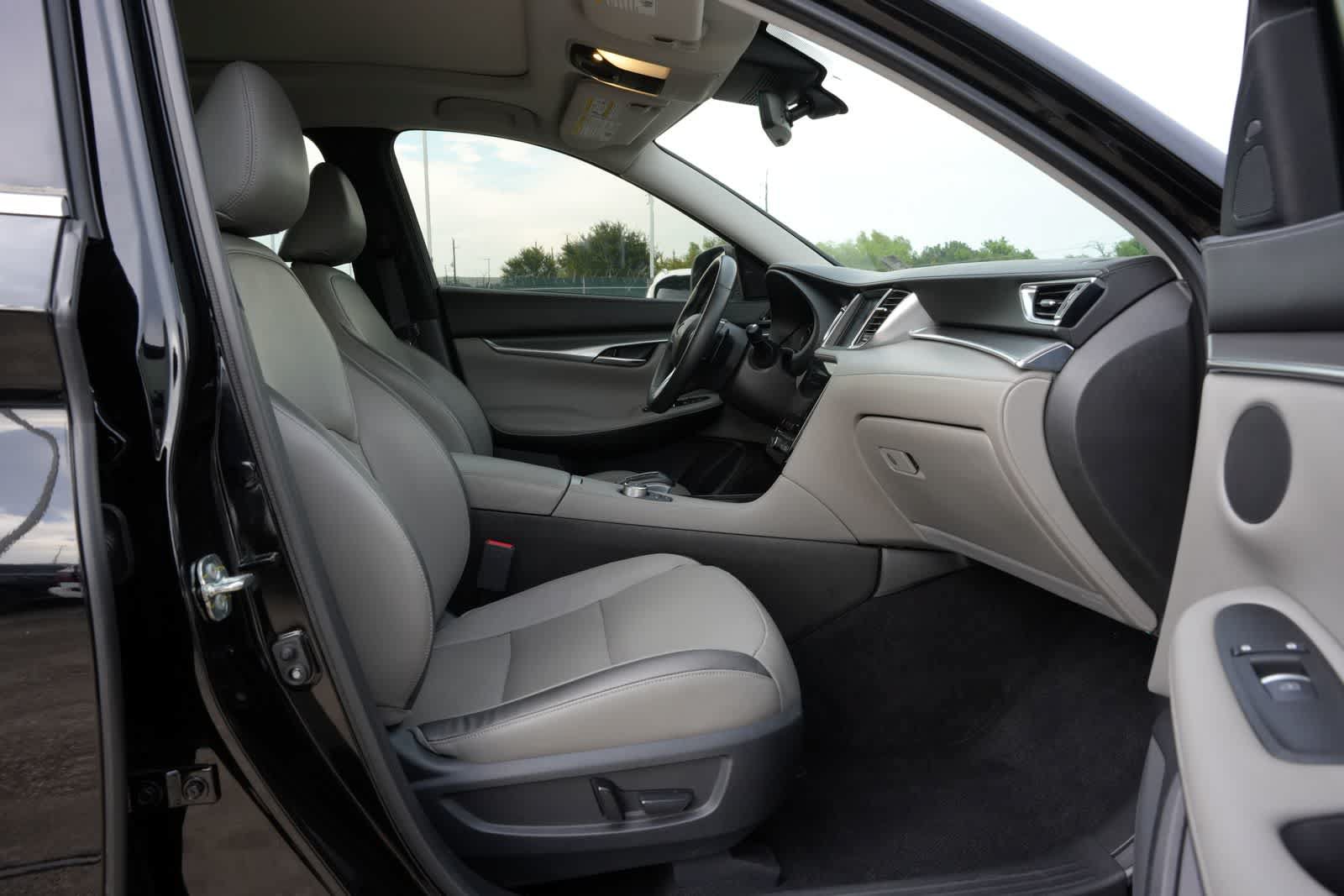 Used 2023 INFINITI QX50 Luxe AWD/4WD image 22