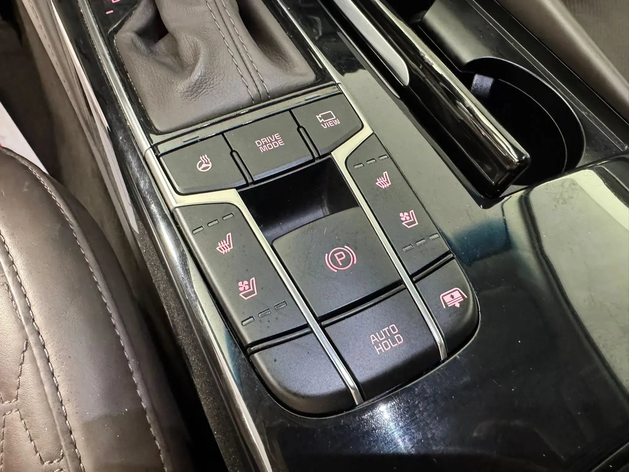 Used 2018 Kia Cadenza Limited FWD image 23