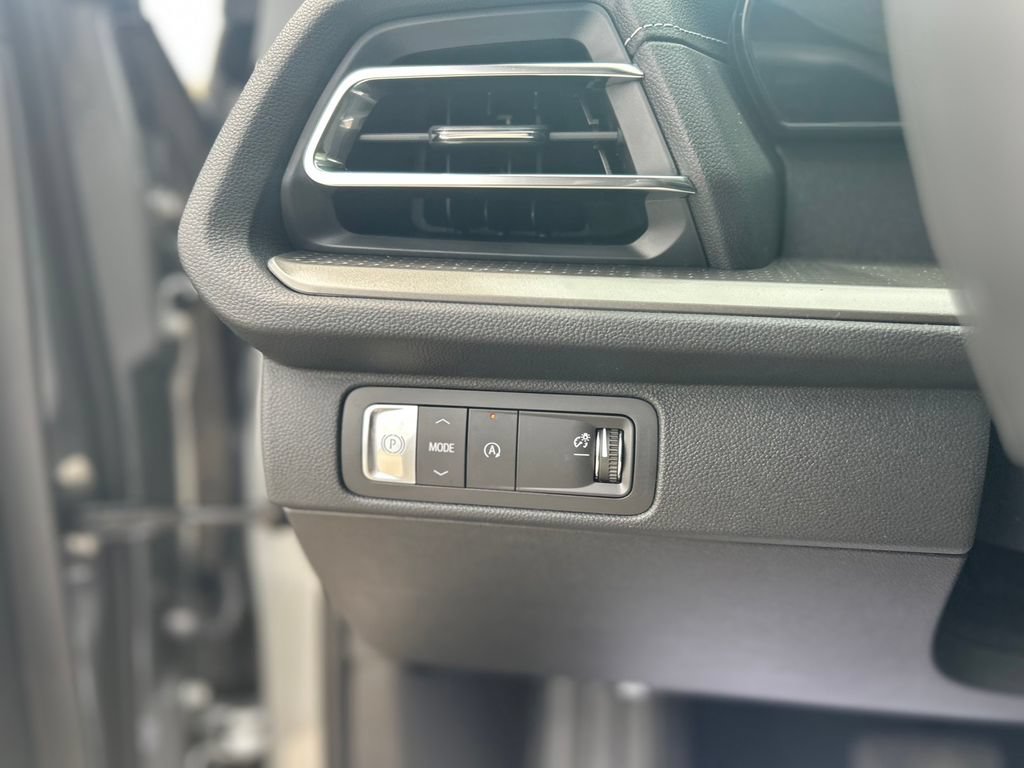 New 2026 Chevrolet Traverse LT FWD image 21