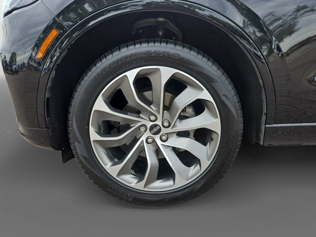 Used 2025 Lincoln Aviator AWD w/ Jet Appearance Package image 15