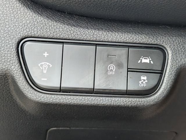 Used 2023 Kia Seltos LX AWD/4WD image 25