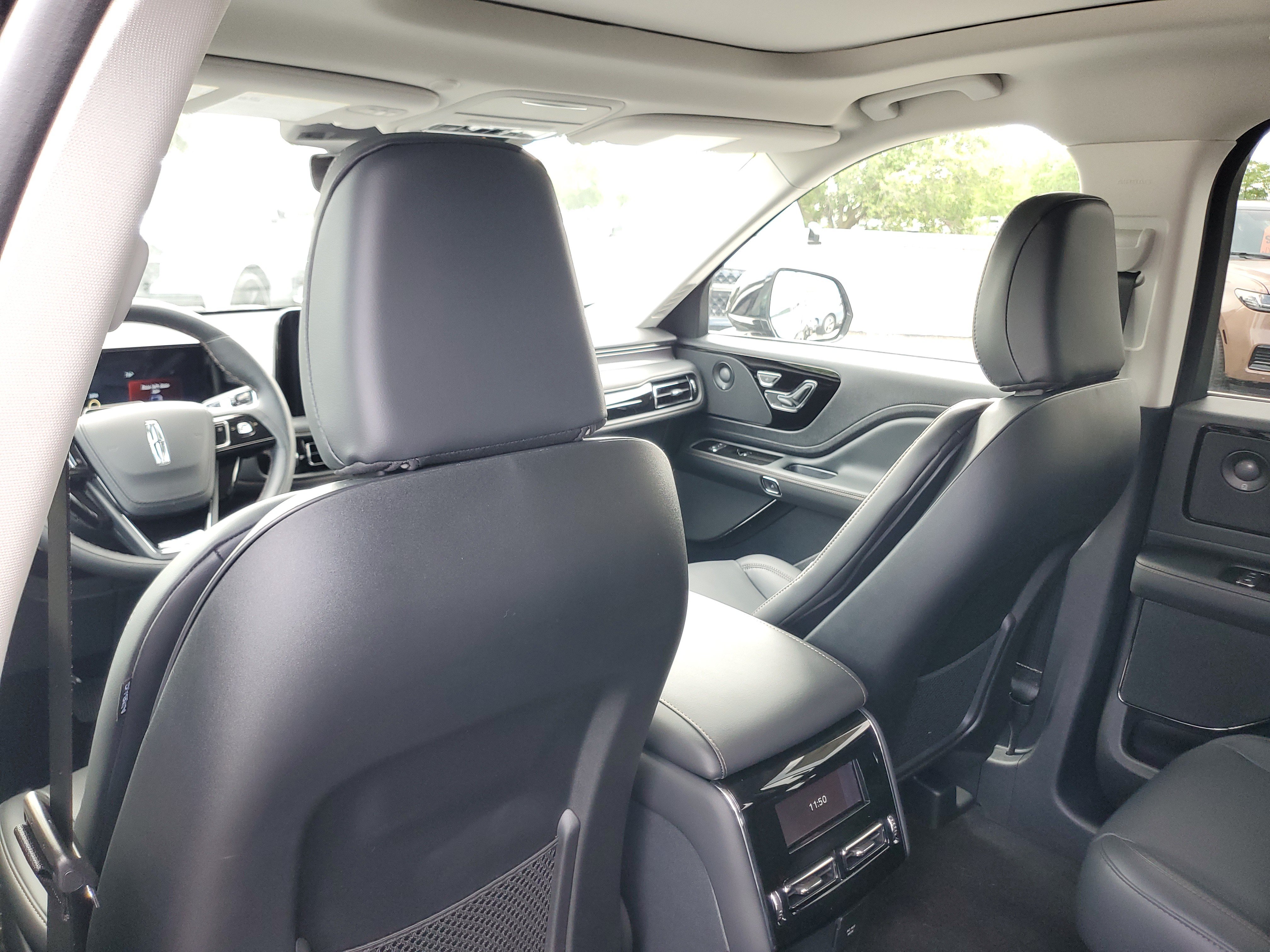 New 2026 Lincoln Aviator AWD image 24