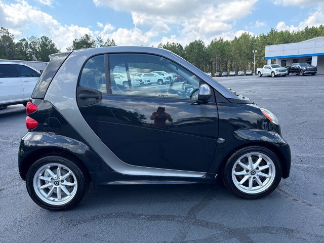 Used 2014 smart fortwo passion RWD image 2