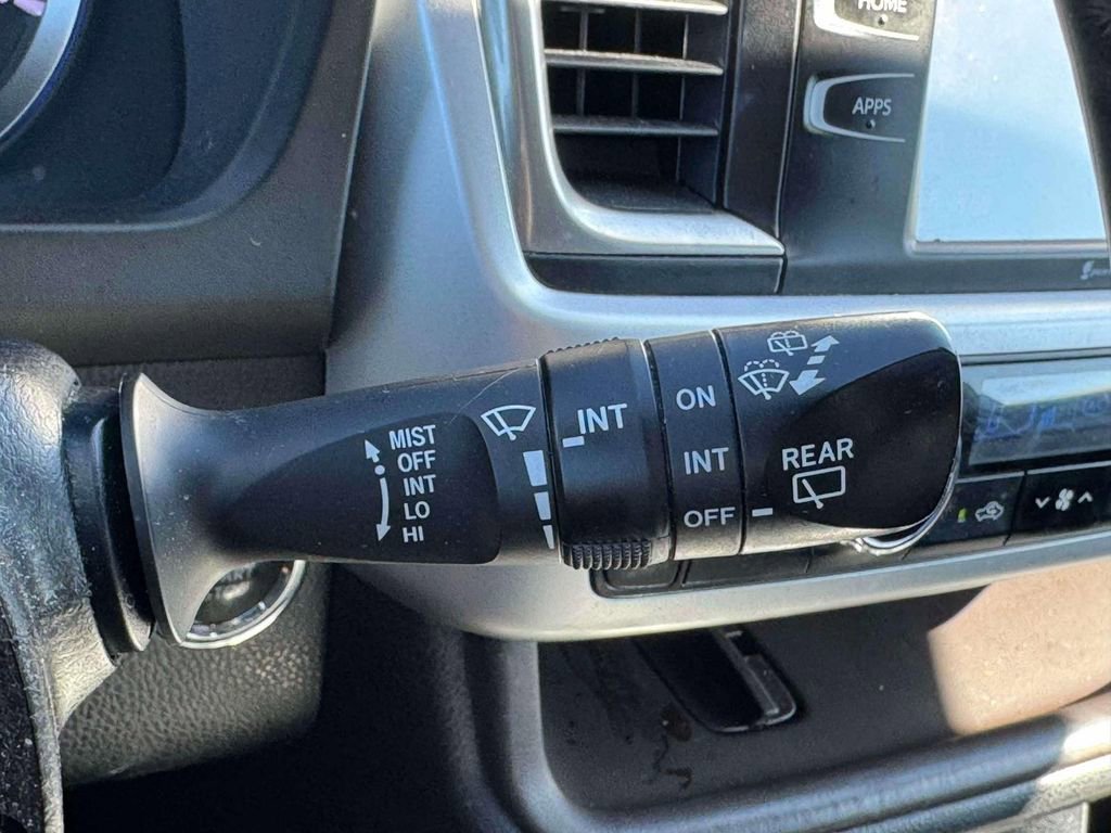 Used 2019 Toyota Highlander XLE image 24