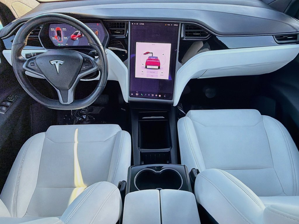 Used 2018 Tesla Model X 100D AWD/4WD image 16