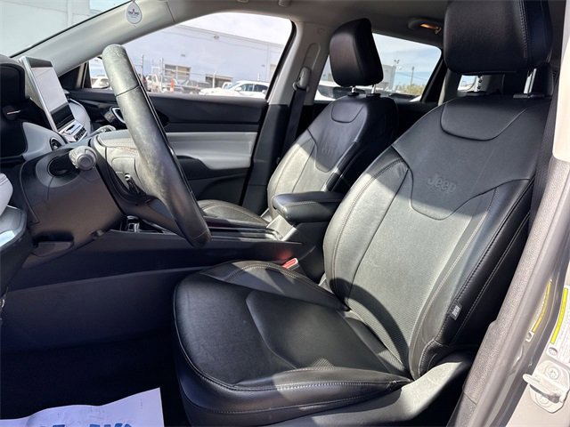 Used 2022 Jeep Compass Limited image 11