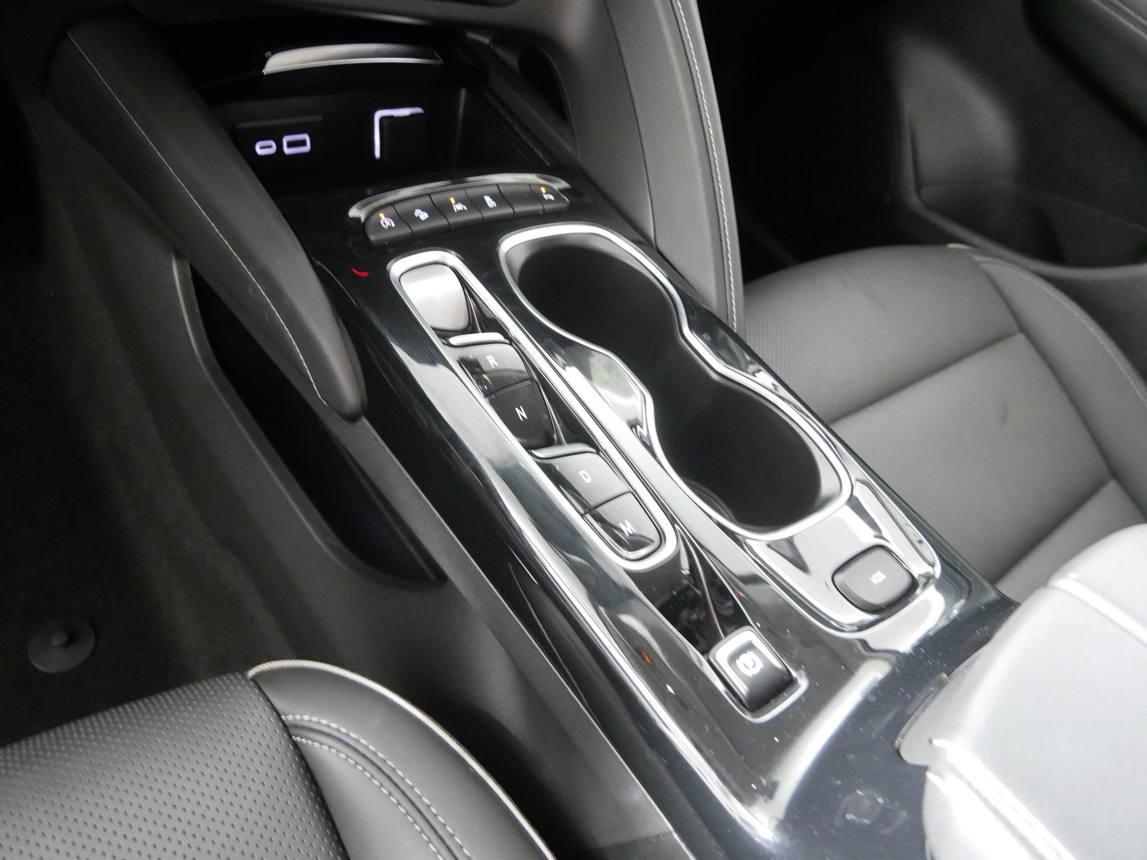 Used 2023 Buick Envision Essence AWD/4WD image 24