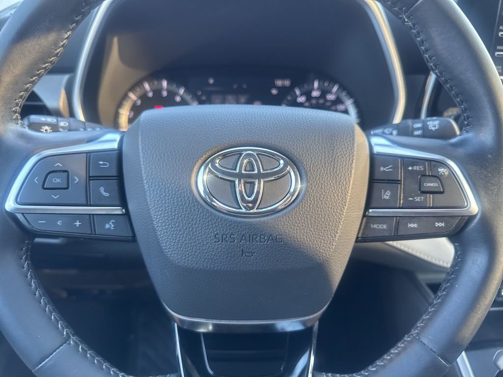 Used 2021 Toyota Highlander XLE image 8