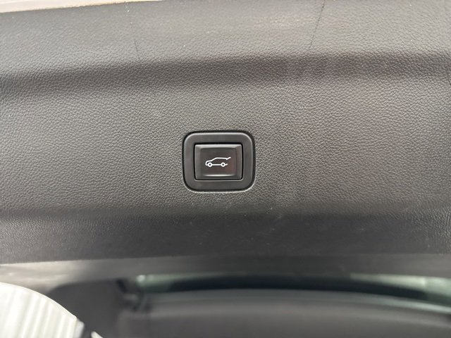 Used 2021 Chevrolet Suburban RST image 16