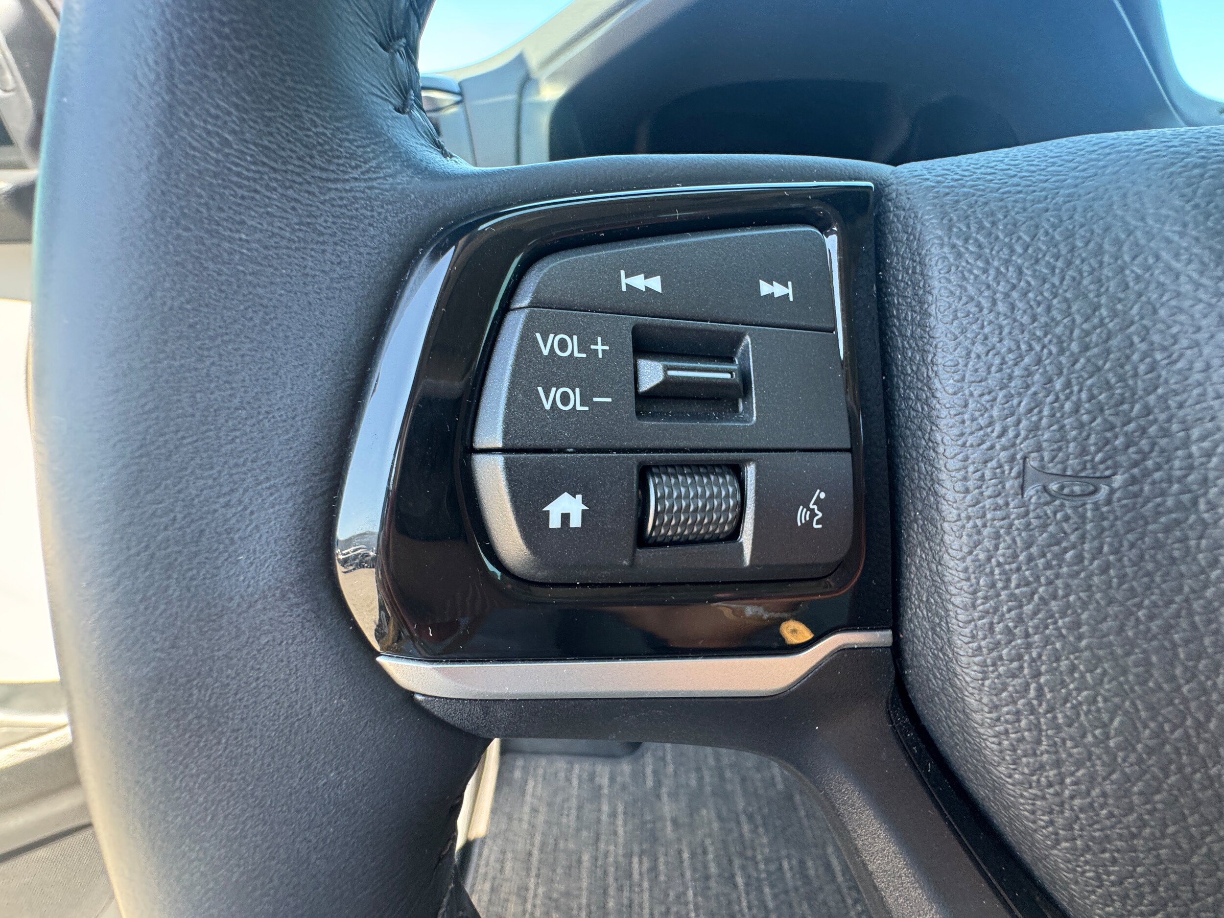 Used 2025 Honda Odyssey Touring image 28