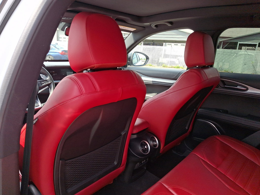 Used 2022 Alfa Romeo Stelvio Veloce AWD/4WD image 21