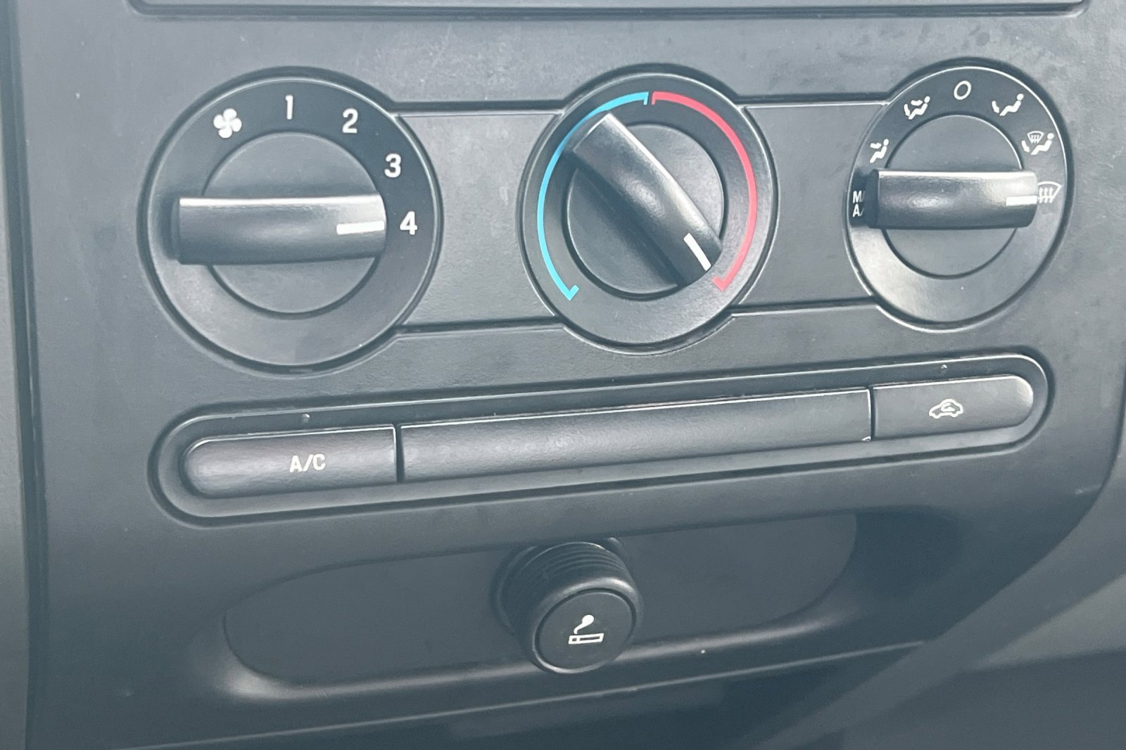 Used 2004 Ford F150 STX image 16