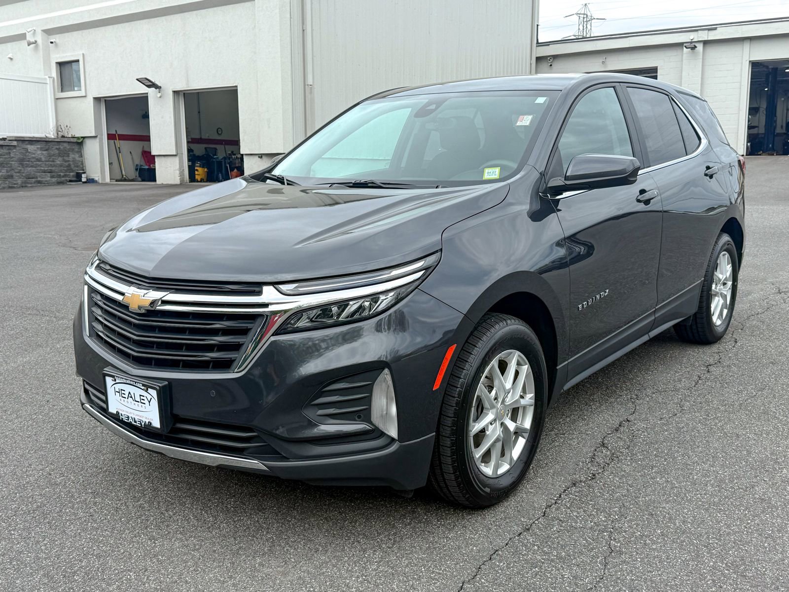 Used 2022 Chevrolet Equinox LT AWD/4WD image 3