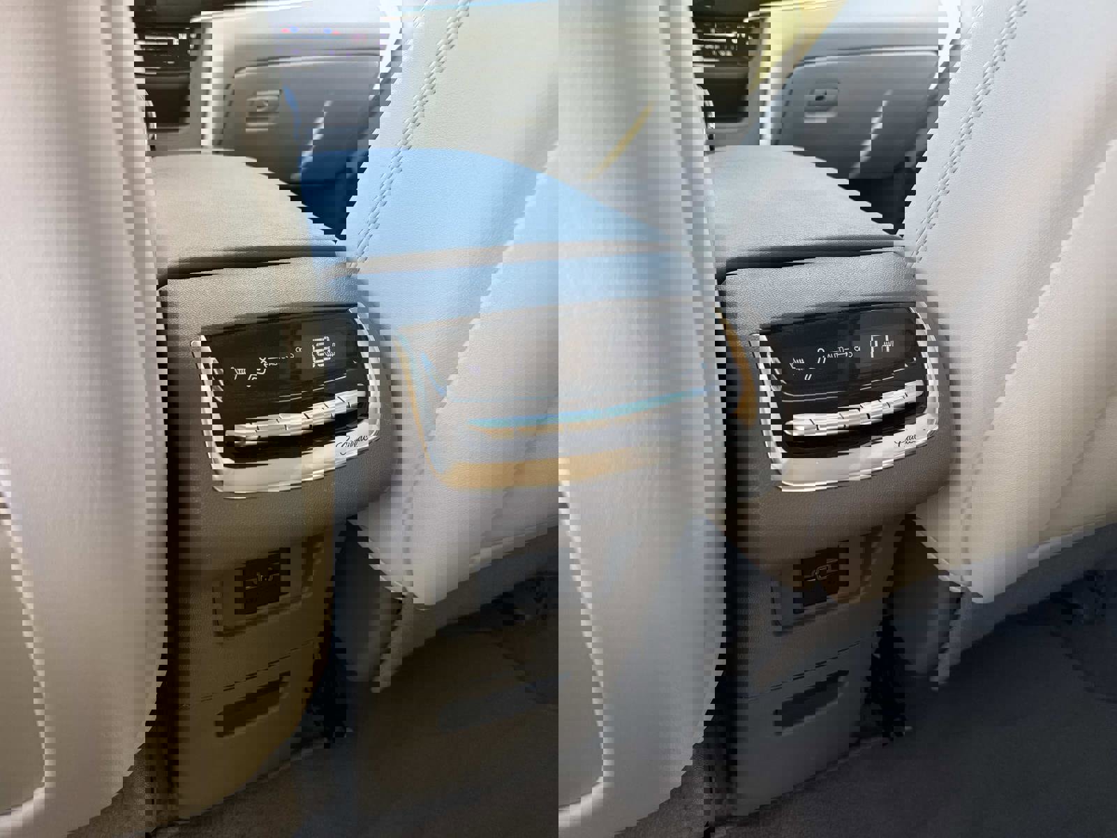 Used 2021 Cadillac XT6 Premium Luxury image 18