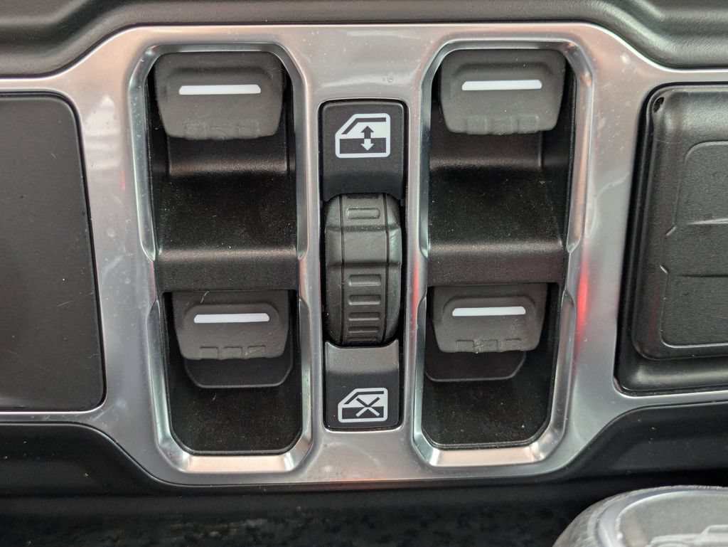 Used 2022 Jeep Gladiator Sport AWD/4WD image 25