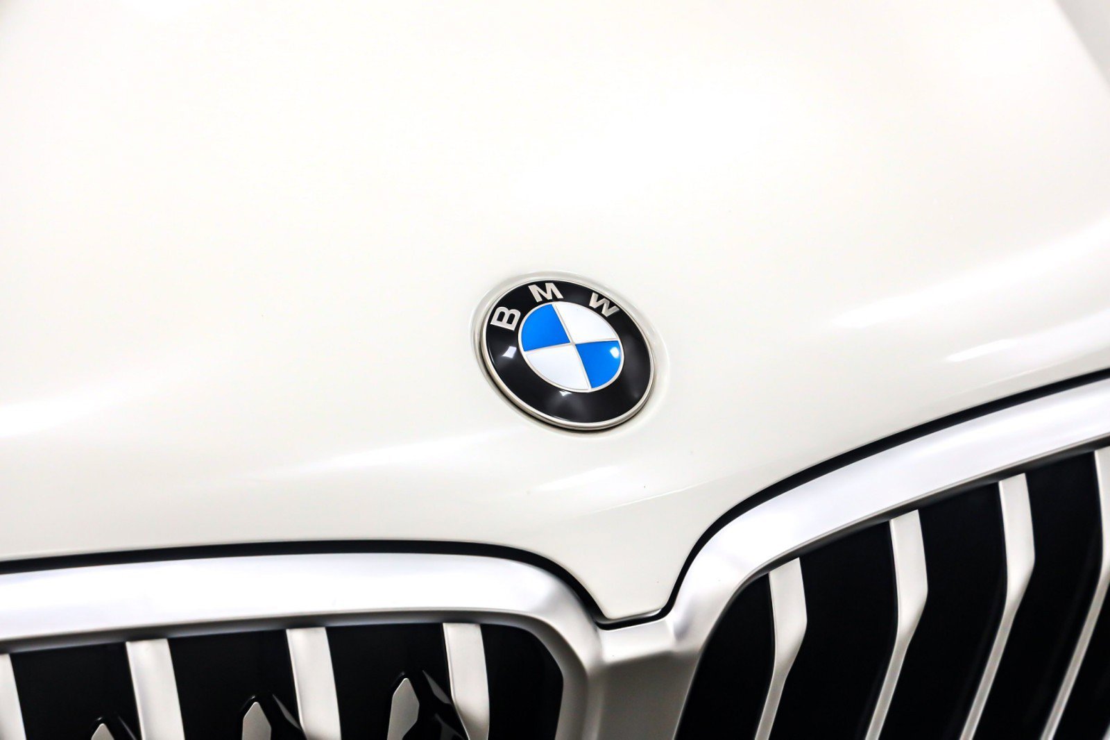 Used 2022 BMW X6 xDrive40i w/ Premium Package image 13