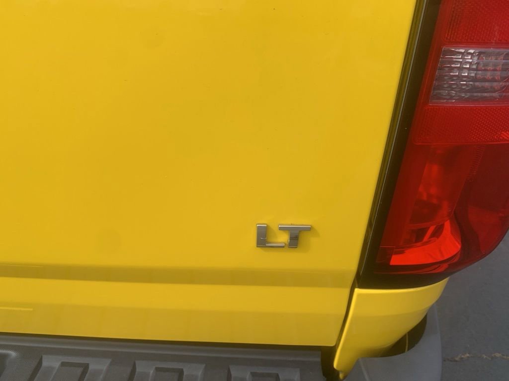 Used 2015 Chevrolet Colorado LT AWD/4WD image 10