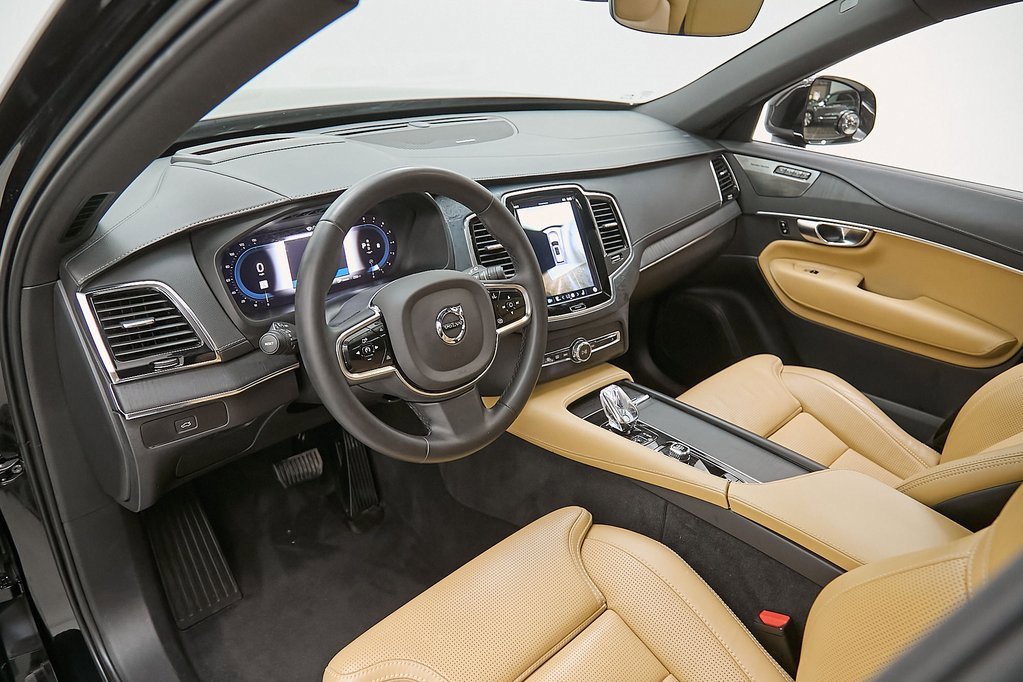 Certified 2023 Volvo XC90 B6 Ultimate w/ Protection Package Premier image 12