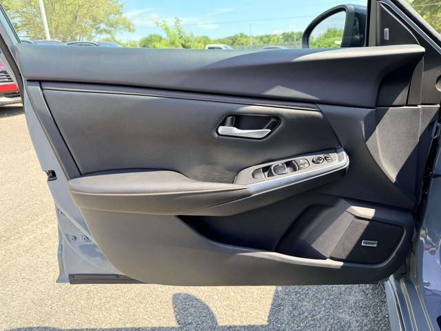 Used 2025 Nissan Sentra SR w/ SR Premium Package FWD image 14