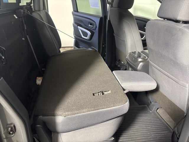 Used 2021 Nissan Titan SV w/ SV Convenience Package image 26