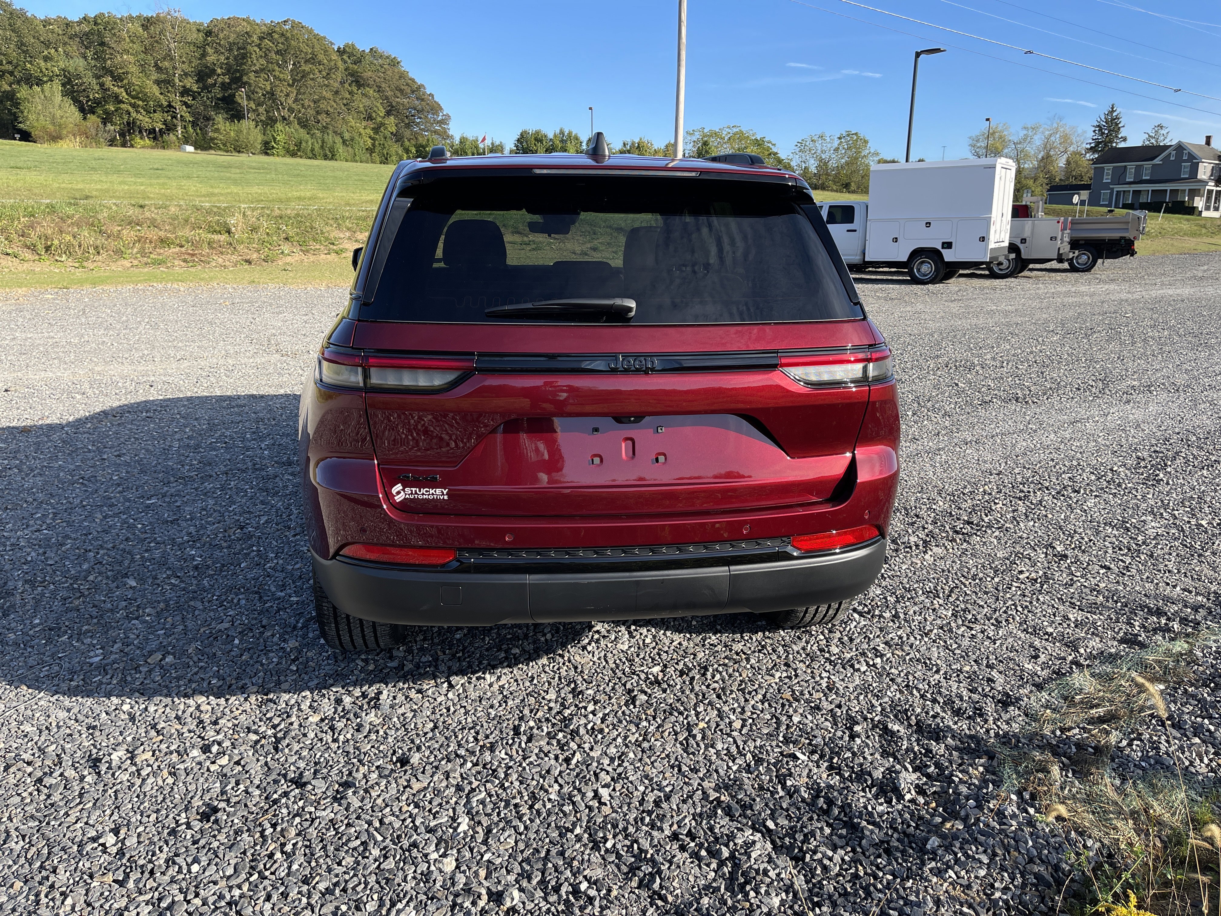New 2025 Jeep Grand Cherokee Altitude image 4
