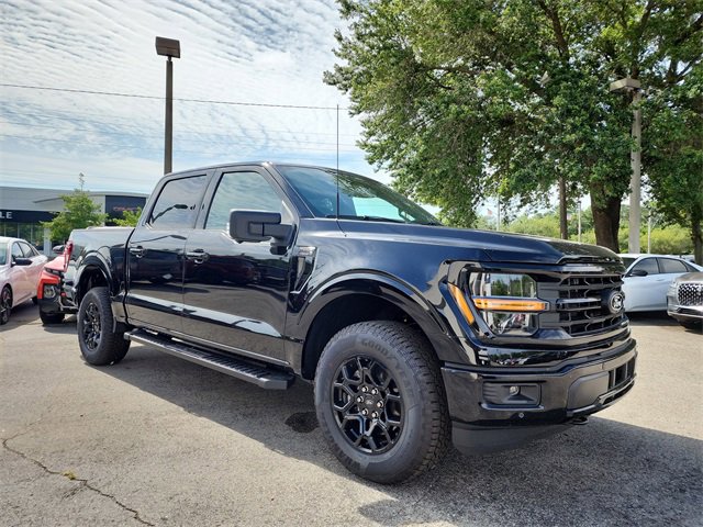 New 2025 Ford F150 XLT w/ Equipment Group 302A MID