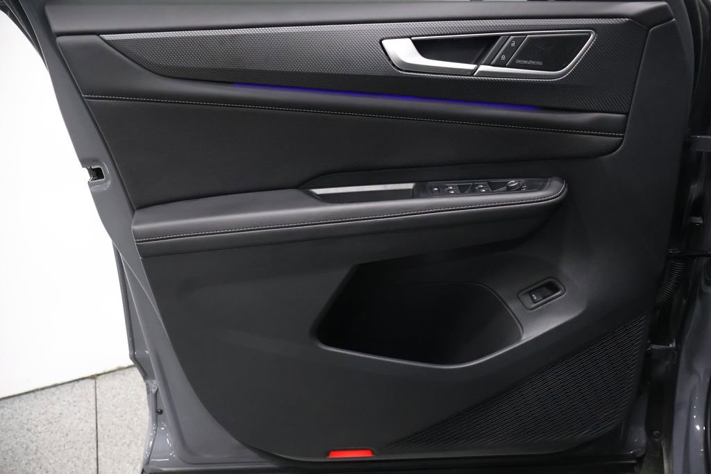 Used 2024 Volkswagen Atlas Cross Sport SEL Premium R-Line image 12