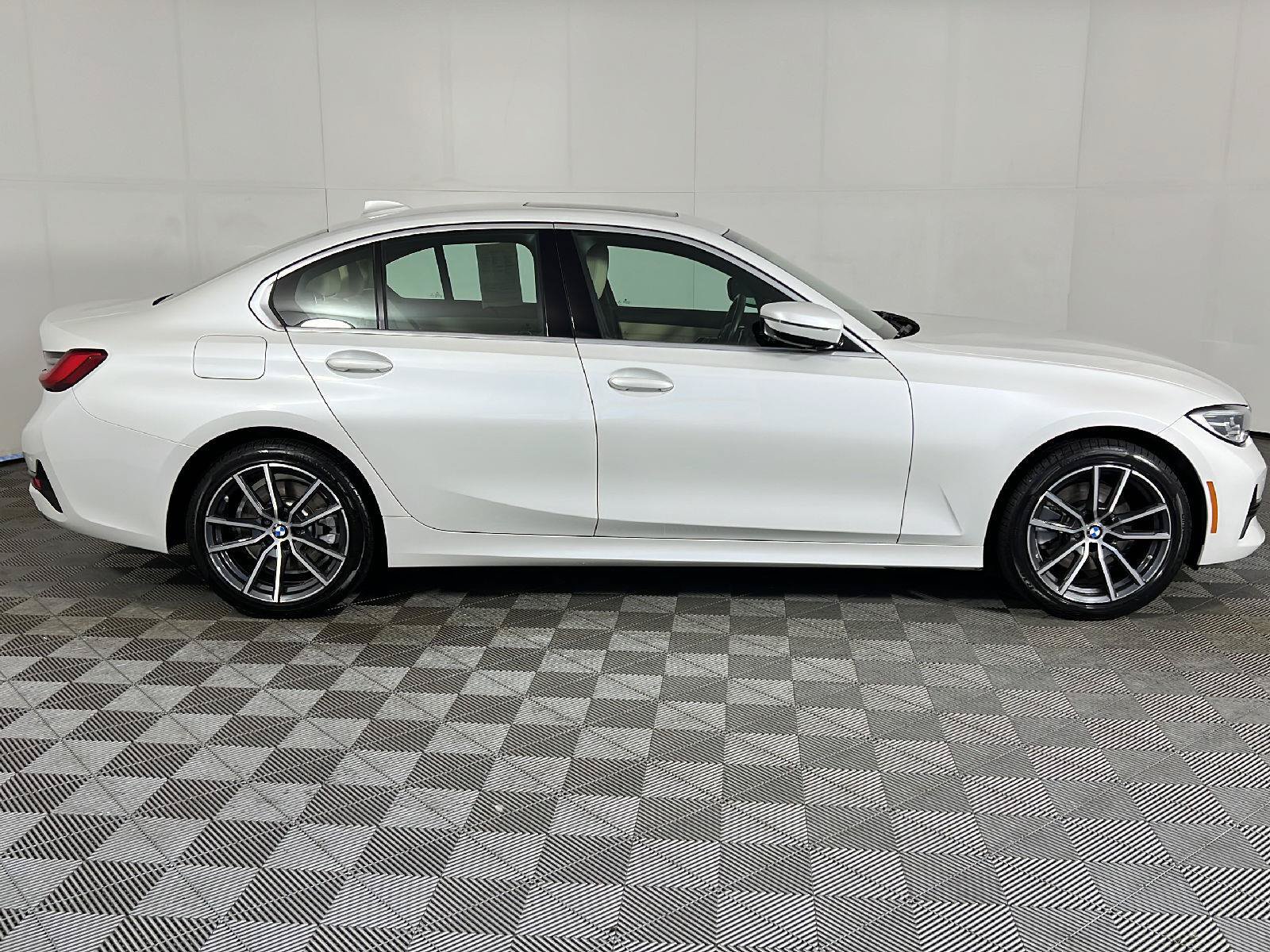 Used 2021 BMW 330i xDrive Sedan w/ Convenience Package AWD/4WD image 6
