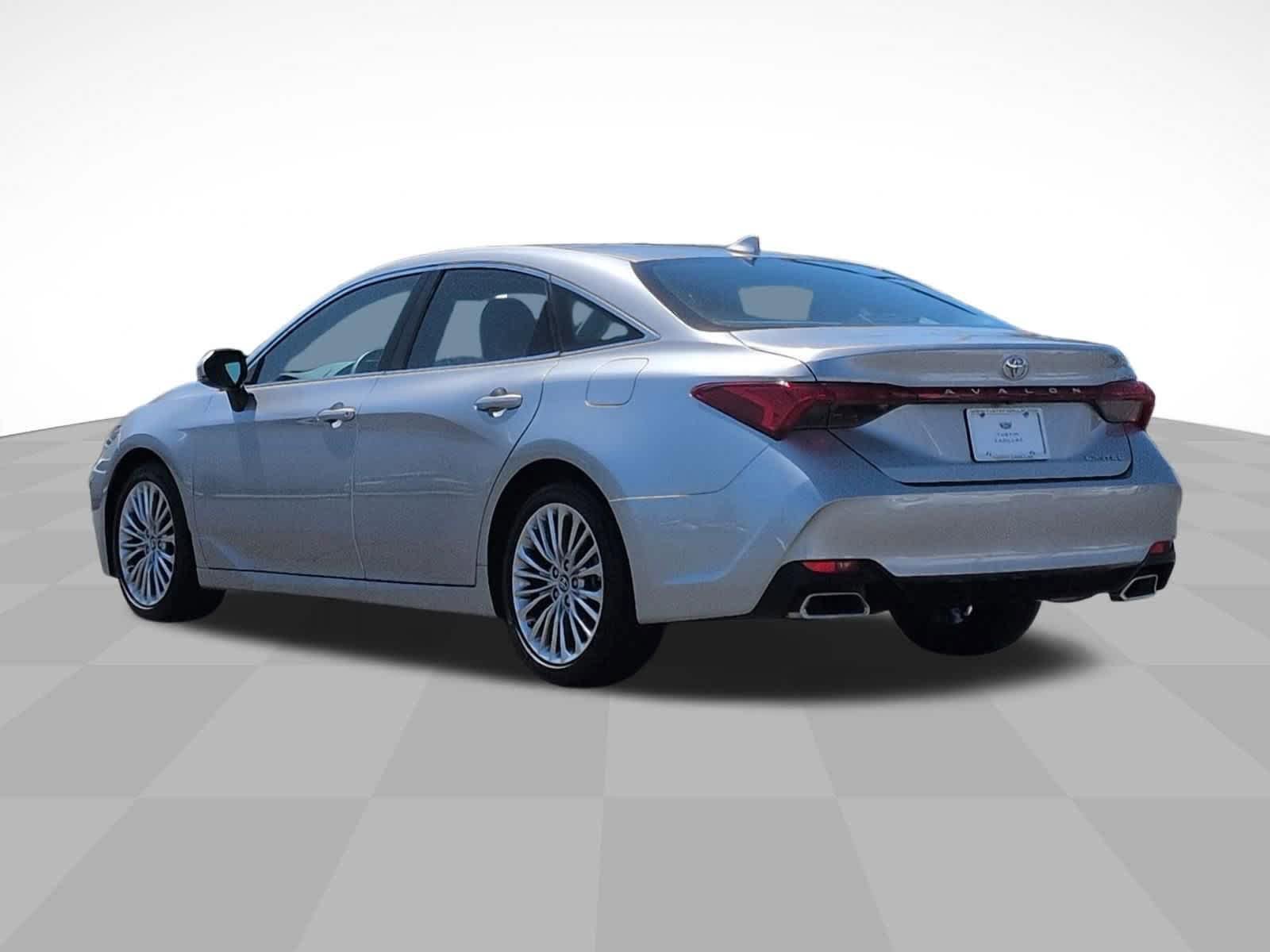 Used 2020 Toyota Avalon Limited w/ All Weather Liner Package FWD image 7