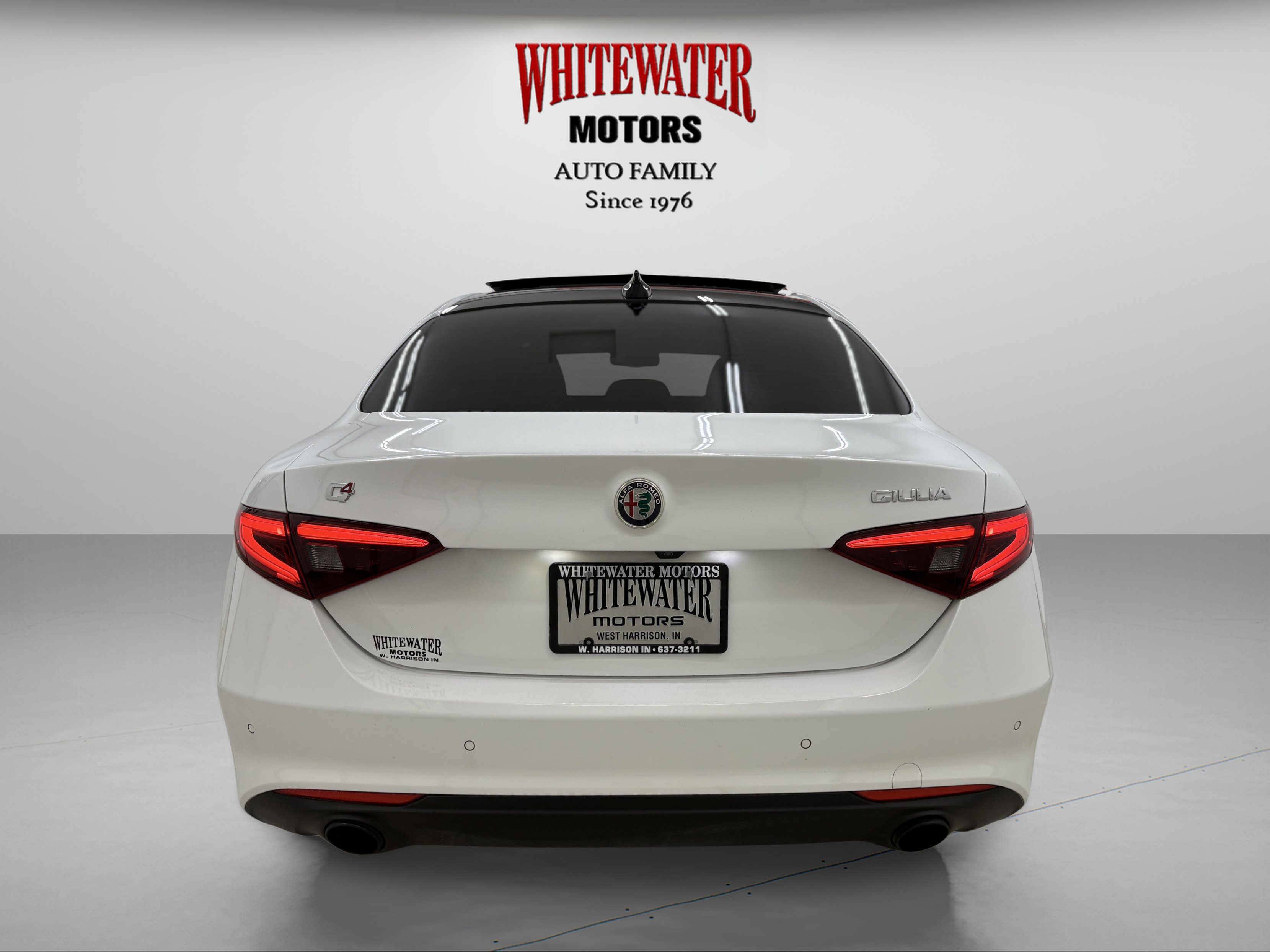 Used 2022 Alfa Romeo Giulia Ti AWD/4WD image 3