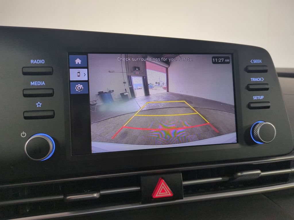 Used 2025 Hyundai Elantra SE FWD image 23