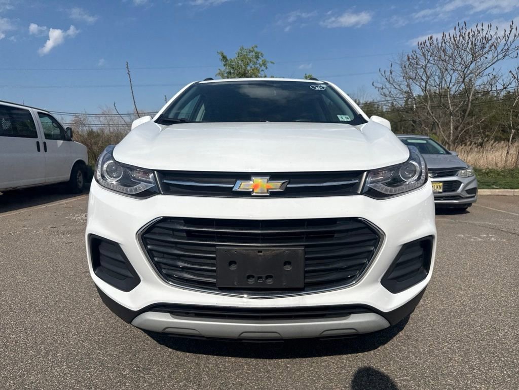 Used 2022 Chevrolet Trax LT w/ LT Convenience Package AWD/4WD image 3