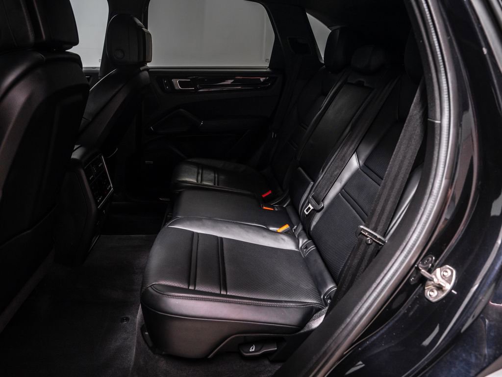 Used 2022 Porsche Cayenne S AWD/4WD image 31
